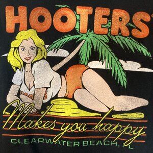 Hooters Men's Black "Hooters Makes You Happy" Graphic T Shirt - Size L